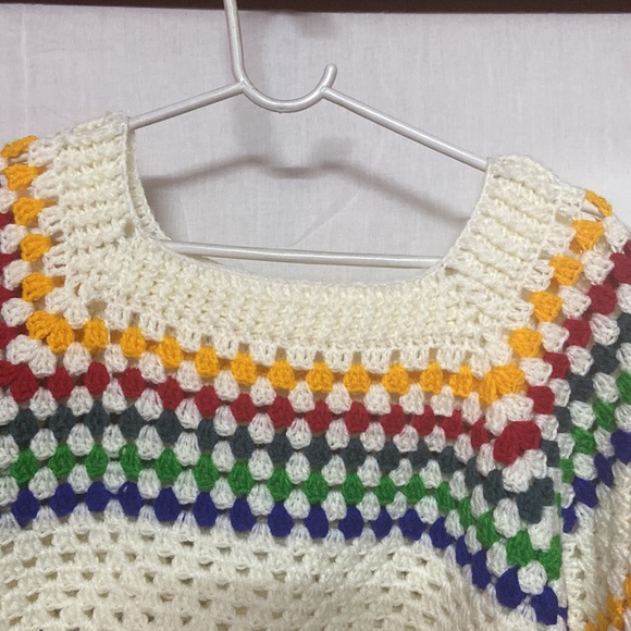 Handmade crocheted baloon sleeves pullover top - Picture 2 of 6
